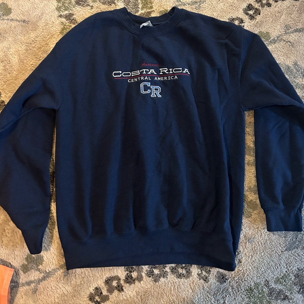 medium costa rica gildan crew neck